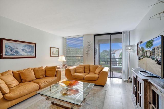 6301 N University Drive 302, Tamarac, FL 33321