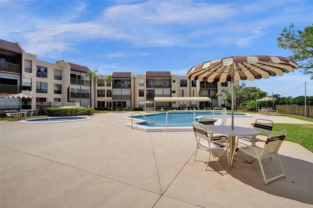 6301 N University Drive 302, Tamarac, FL 33321