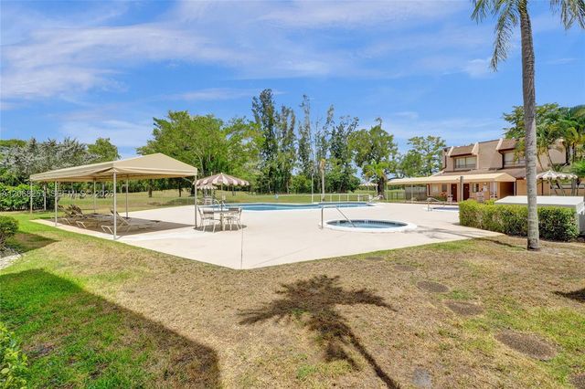 6301 N University Drive 302, Tamarac, FL 33321
