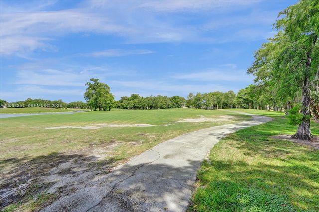6301 N University Drive 302, Tamarac, FL 33321
