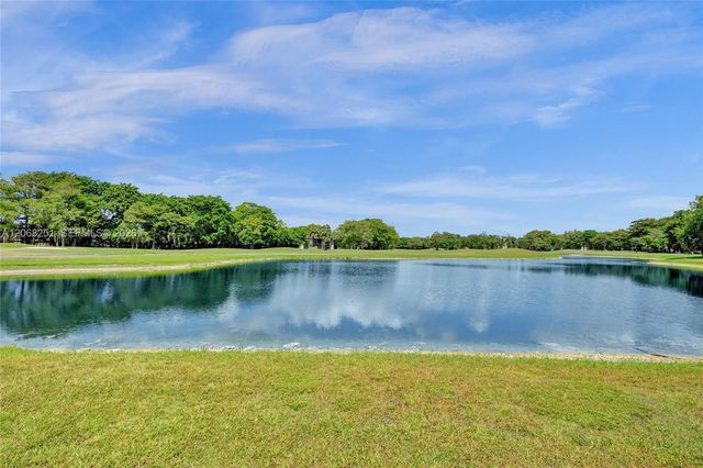 6301 N University Drive 302, Tamarac, FL 33321