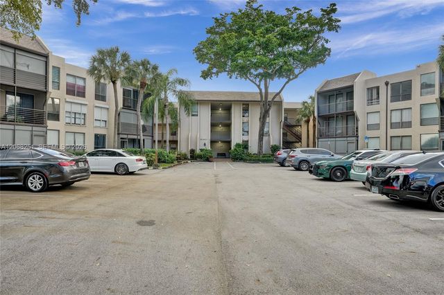 6301 N University Drive 302, Tamarac, FL 33321