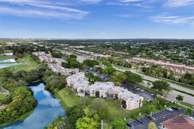 6301 N University Drive 302, Tamarac, FL 33321
