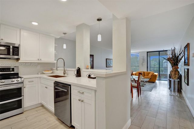 6301 N University Drive 302, Tamarac, FL 33321