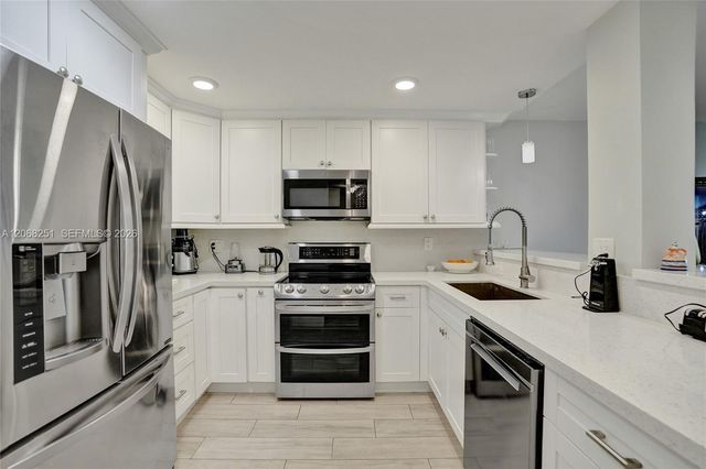 6301 N University Drive 302, Tamarac, FL 33321