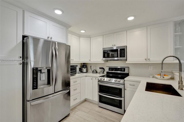6301 N University Drive 302, Tamarac, FL 33321