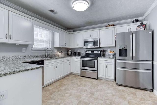 473 Bradford Place Lane, Loganville, GA 30052