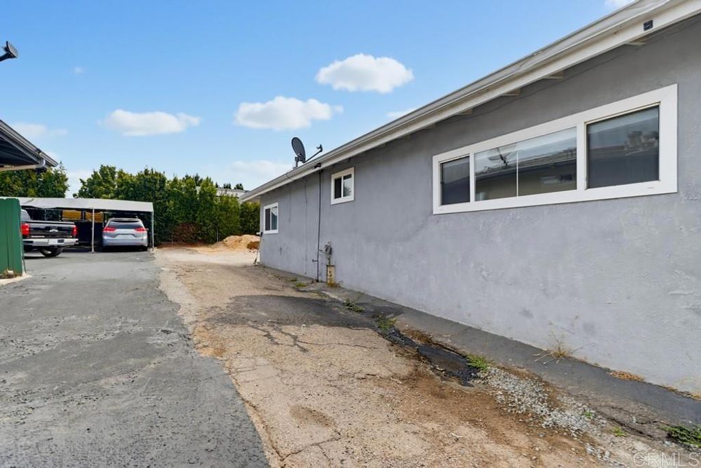 Image 28 of property listing at 2585 Deauville Street, San Diego, CA 92139