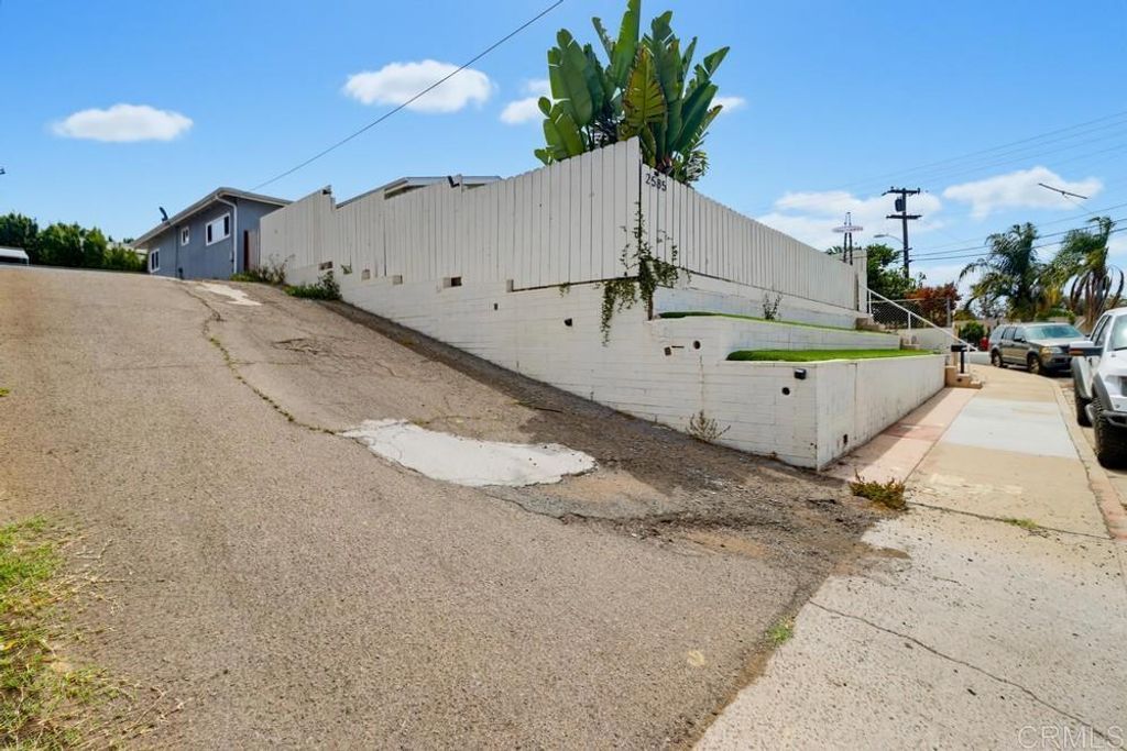 Image 29 of property listing at 2585 Deauville Street, San Diego, CA 92139