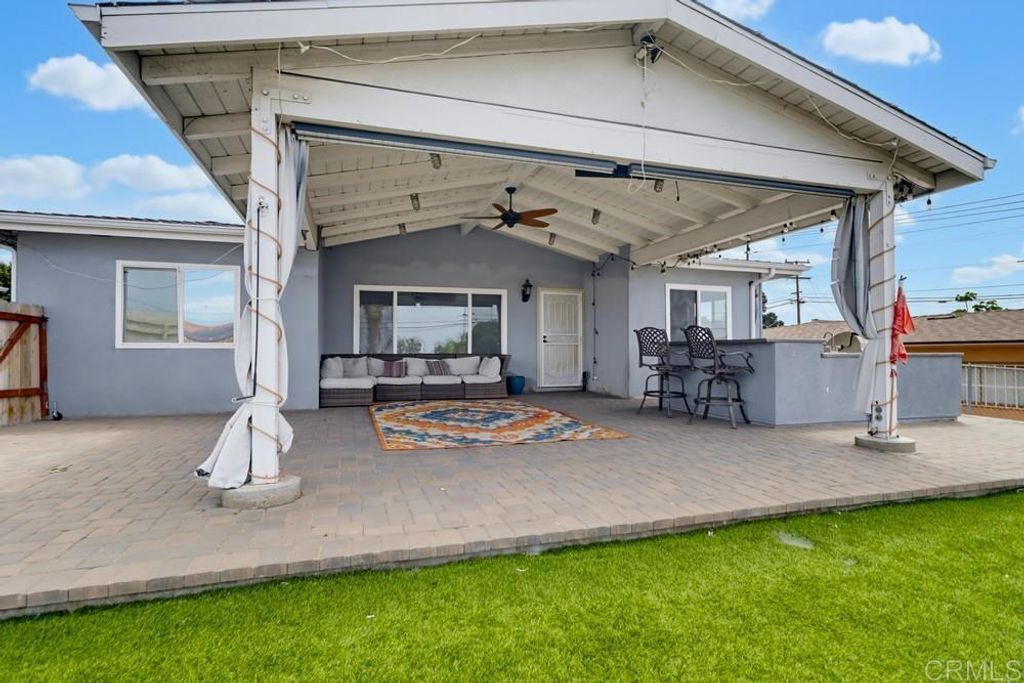 Image 3 of property listing at 2585 Deauville Street, San Diego, CA 92139