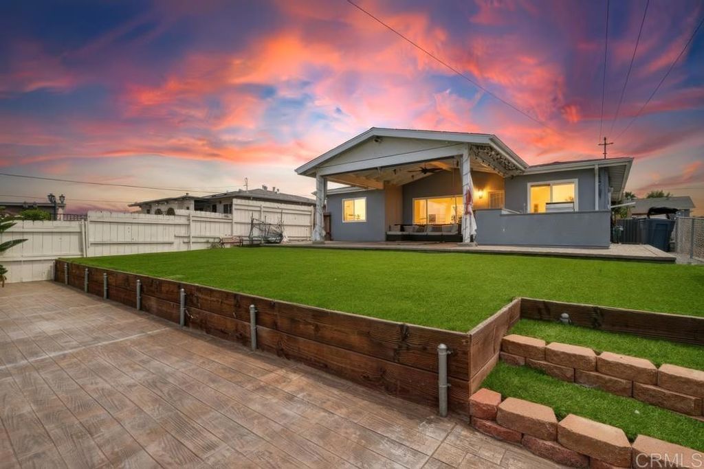 Image 31 of property listing at 2585 Deauville Street, San Diego, CA 92139