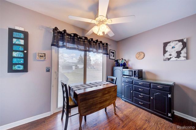 1817 S Pasadena Avenue, York Charter Township, MI 48198