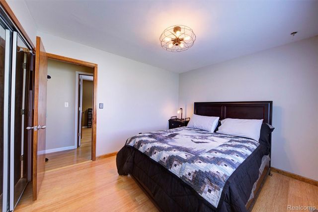 1817 S Pasadena Avenue, York Charter Township, MI 48198