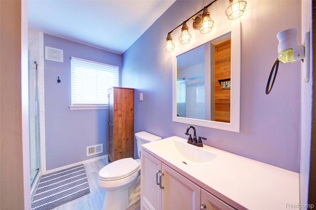 1817 S Pasadena Avenue, York Charter Township, MI 48198