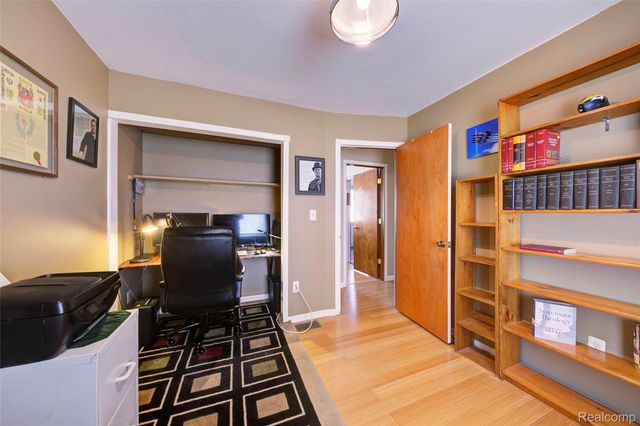 1817 S Pasadena Avenue, York Charter Township, MI 48198