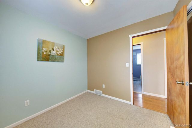 1817 S Pasadena Avenue, York Charter Township, MI 48198