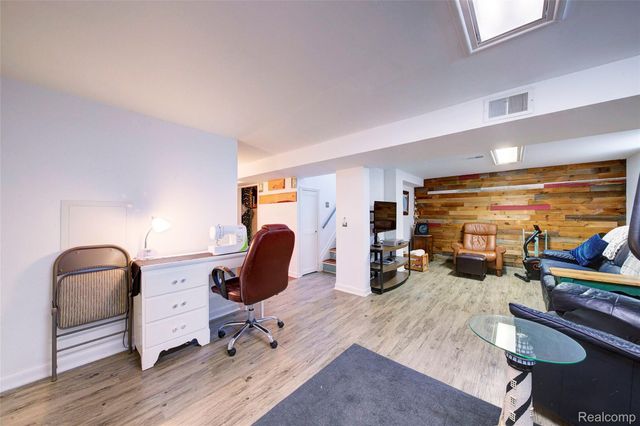 1817 S Pasadena Avenue, York Charter Township, MI 48198