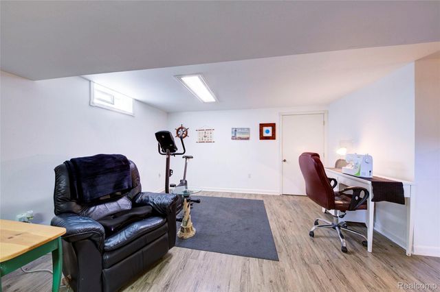 1817 S Pasadena Avenue, York Charter Township, MI 48198