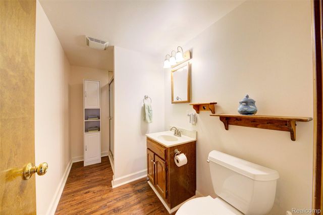 1817 S Pasadena Avenue, York Charter Township, MI 48198