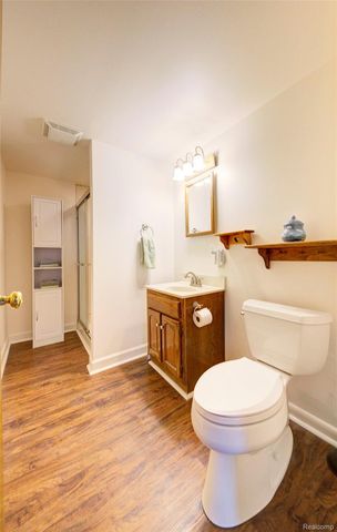 1817 S Pasadena Avenue, York Charter Township, MI 48198