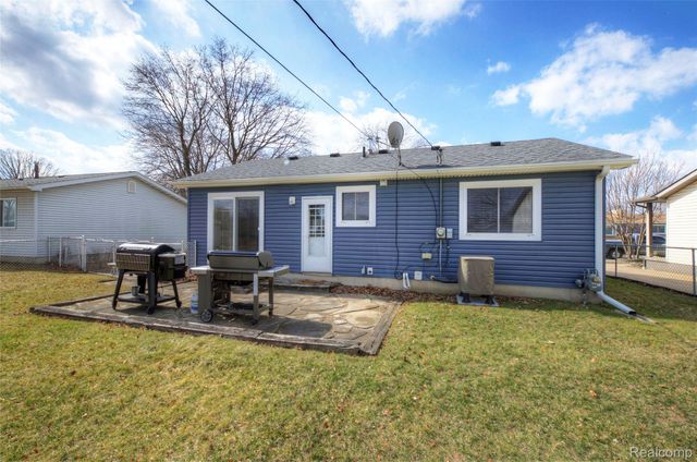 1817 S Pasadena Avenue, York Charter Township, MI 48198