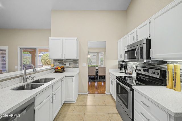 4032 E ROSEMONTE Drive, Phoenix, AZ 85050