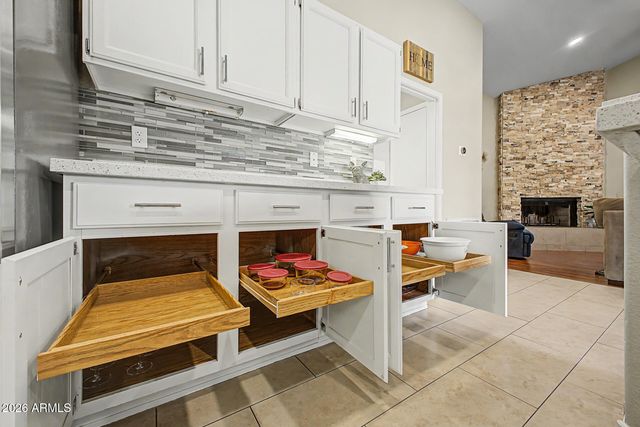 4032 E ROSEMONTE Drive, Phoenix, AZ 85050