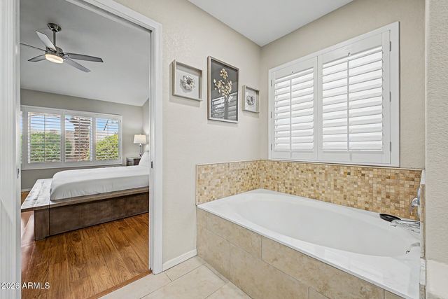 4032 E ROSEMONTE Drive, Phoenix, AZ 85050