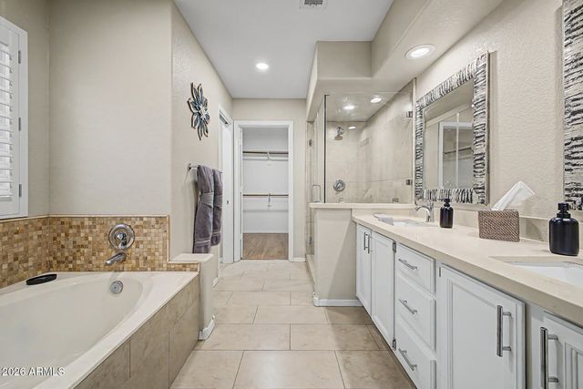4032 E ROSEMONTE Drive, Phoenix, AZ 85050