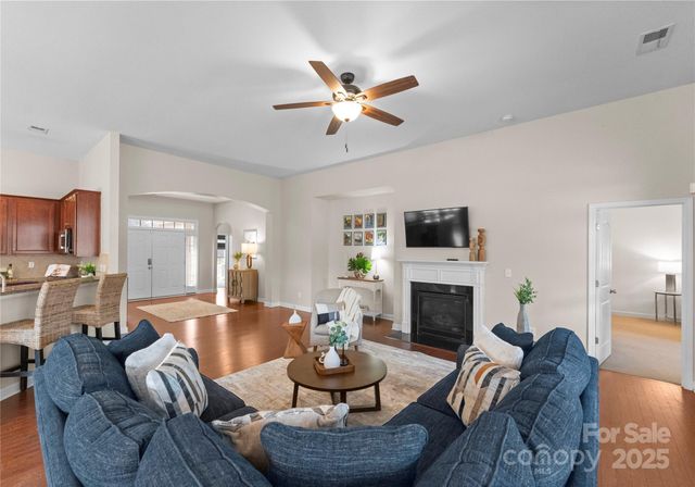 11624 Dunham Drive, Matthews, NC 28105