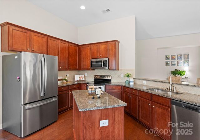 11624 Dunham Drive, Matthews, NC 28105