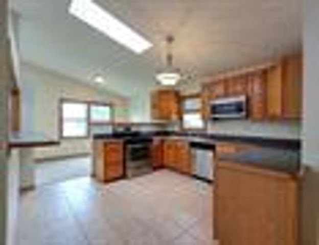 1127 Candlewick Drive NW, Poplar Grove, IL 61065