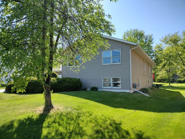1127 Candlewick Drive NW, Poplar Grove, IL 61065