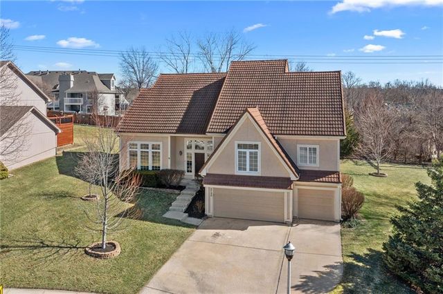 5735 Cottonwood Street, Shawnee, KS 66216