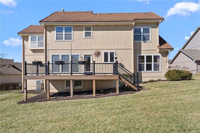 5735 Cottonwood Street, Shawnee, KS 66216