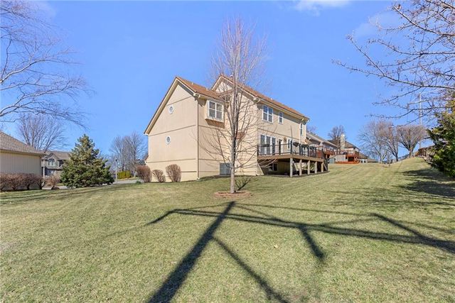 5735 Cottonwood Street, Shawnee, KS 66216