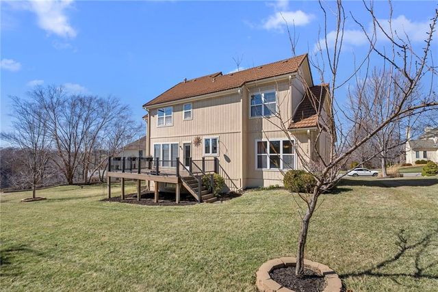 5735 Cottonwood Street, Shawnee, KS 66216