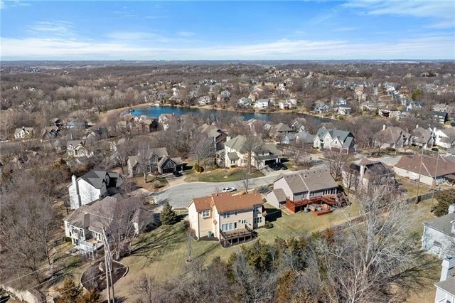 5735 Cottonwood Street, Shawnee, KS 66216