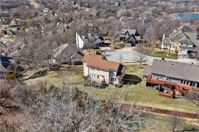 5735 Cottonwood Street, Shawnee, KS 66216