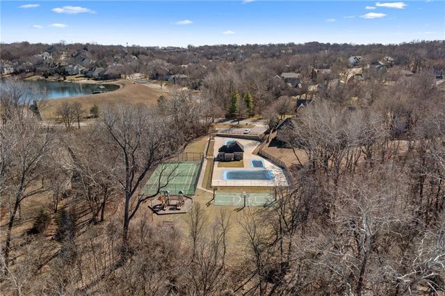 5735 Cottonwood Street, Shawnee, KS 66216