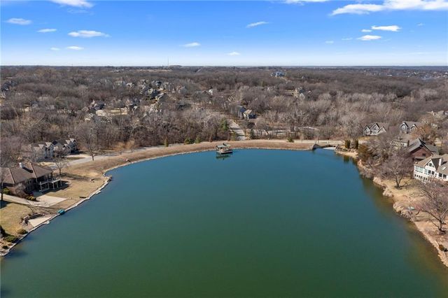 5735 Cottonwood Street, Shawnee, KS 66216