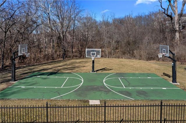 5735 Cottonwood Street, Shawnee, KS 66216