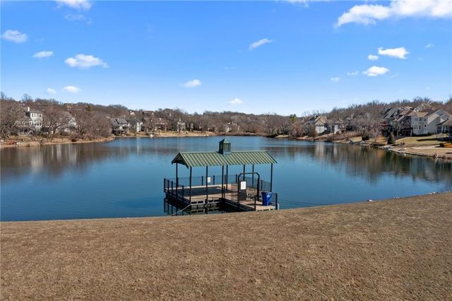 5735 Cottonwood Street, Shawnee, KS 66216