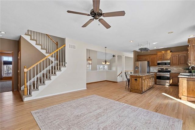 5735 Cottonwood Street, Shawnee, KS 66216