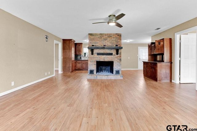 213 Treetop Lane, Hideaway, TX 75771