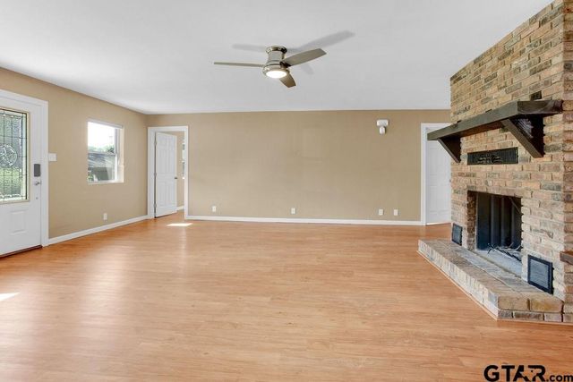 213 Treetop Lane, Hideaway, TX 75771