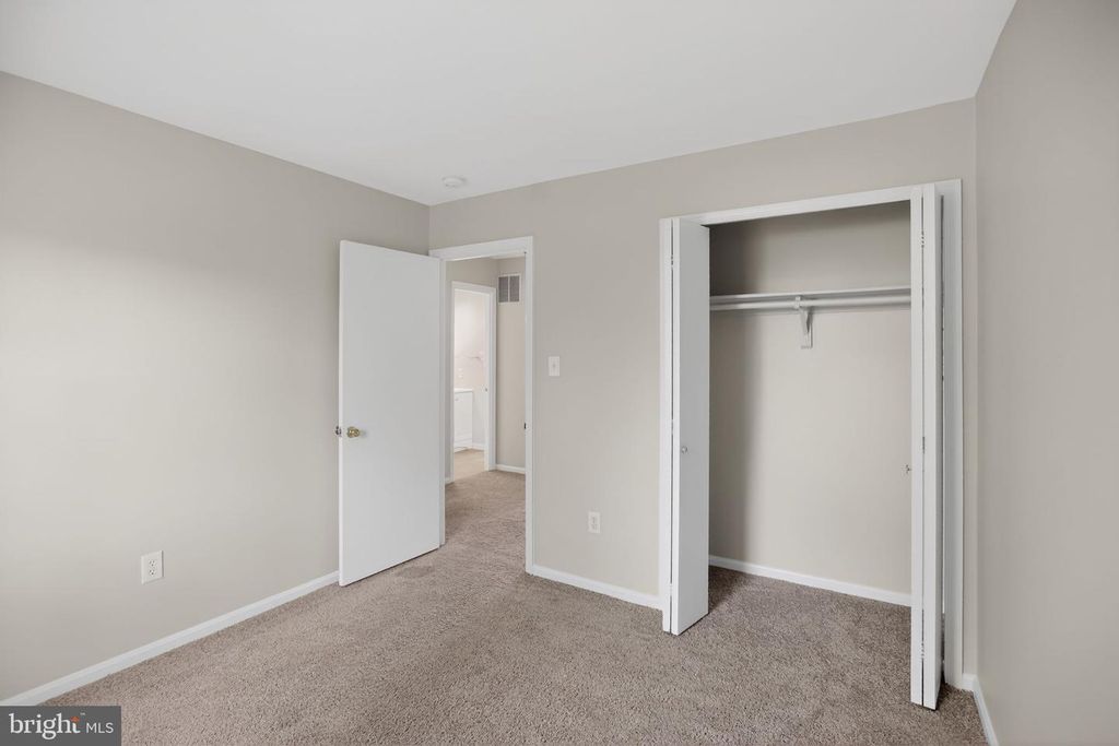 Image 25 of property listing at 11246 KETTERING PL, Upper Marlboro, MD 20774