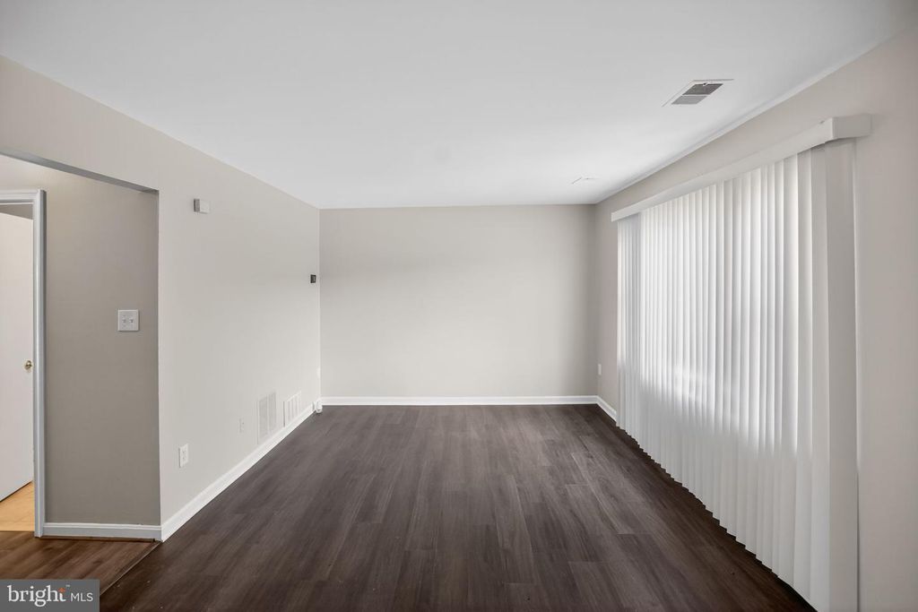 Image 3 of property listing at 11246 KETTERING PL, Upper Marlboro, MD 20774