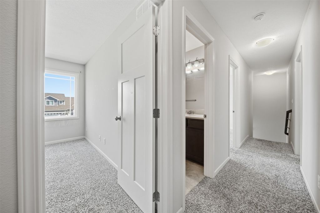 Image 25 of property listing at 307 SW 50th Street, Ankeny, IA 50023