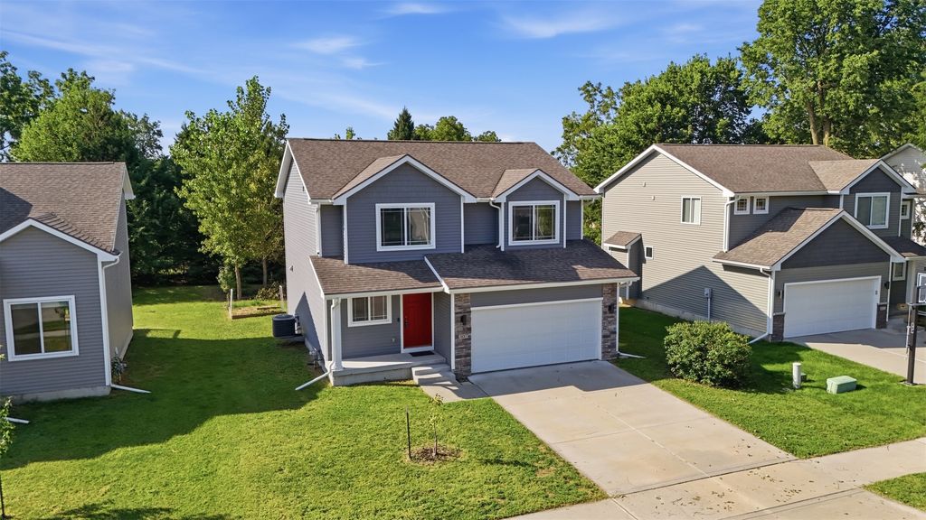 Image 28 of property listing at 307 SW 50th Street, Ankeny, IA 50023